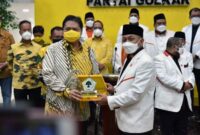 Pertemuan Ketum Golkar Airlangga Hartarto dengan Presiden PKS Ahmad Syaiku. FOTO : Situs Golkar/Net/Lt}