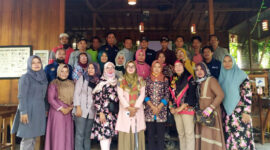 FOTO : Pertemuan melalui zoom meeting/webinar,