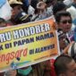 Sejak lama guru honorer meminta agar langsung diangkat menjadi PNS. FOTO : Istimewa
