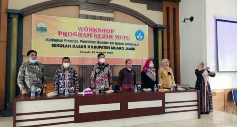 Kepala Sekolah di Kabupaten Muaro Jambi Mengikuti Workshop Program Kejar Mutu, Kamis (10/2/22). FOTO : Dukbud