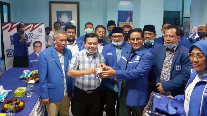 Al Haris Saat Resmi Bergabung dan Menjadi Kader Partai Amanat Nasional (PAN) di kantor DPW PAN, Kamis (03/09/20). FOTO : Istimewa