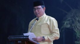 Wakil Bupati H. Hairan Saat Menutup MTQ ke-50 Tingkat Kabupaten Tanjung Jabung Barat tahun 2022 di Desa Suak Labu, Kecamatan Kuala Betara, Sabtu (26/11/22) malam. FOTO : Dokpim

