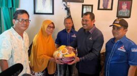 Hamas Kunjungi Veteran dan Sampaikan Salam dari AHY