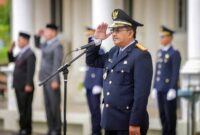 Bupati Tanjung Jabung Barat H Anwar Sadat menjadi inspektur upacara Hari Perhubungan Nasional 2022, Senin (19/9/22). FOTO : Humas