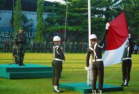 Kasrem 042/Gapu Kolonel Inf Ali Aminudin Pimpin Upacara Hari Kebangkitan Nasional (Harkitnas) ke-115 Tahun 2023. Di lapangan upacara Makorem 042/Gapu, Senin (22/5/23). FOTO : Penrem042