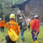 HARI KE-2 : Tim Basarnas dari Pos SAR Kerinci Melakukan Pencarian Dua Warga Semurup yang Diduga Hilang di Hutan Desa Masgo Saat Mencari Kayu Bakar. [FOTO : Humas Basarnas Jambi]