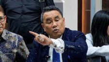Hotman Paris Hutapea mundur dari Kuasa hukum mantan Jampidsus Febrie Adriansyah. Keputusan mendadak ini disampaikan langsung oleh Hotman Paris dalam konferensi pers di Rumah Sakit Medistra, Jakarta, pada hari Kamis, 23 Juli 2026. (FOTO : Dok. Istimewa/kilasbabel.com)