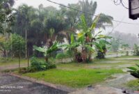 FOTO : Hujan Deras Saat Landa Kota Jambi Senin (01/03/21) sekira pukul 15.45 WIB.