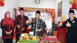 Bupati H. Anwar Sadat saat menghadiri HUT ke 59 Bank Jambi di Aula Bank Jambi, Sabtu (8/1/22).