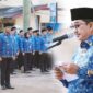 Bupati H. Anwar Sadat Saat Pimpin Upacara Peringatan HUT KORPRI Ke-51 Tahun 2022 di Halaman Kantor Bupati. Selasa (29/11/22). FOTO : Prokopim

