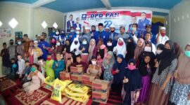 FOTO : Ketua dan Pengurus DPD PAN Tanjung Jabung Barat Saat Menyambangi Panti Asuhan Aisyiah di Jalan Bhayangkara Kuala Tungkal, Minggu (23/08/20).