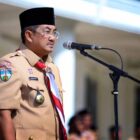 Bupati H. Anwar Sadat menjadi Inspektur Upacara HUT Pramuka ke 61 Tingkat Kwartir Cabang Gerakan Pramuka Tanjung Jabung Barat Tahun 2022, Senin (26/9/22). FOTO : DOKPIM