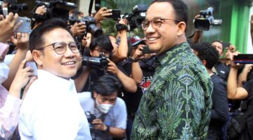 Ketua Umum Partai Kebangkitan Bangsa (PKB) yang juga bakal calon wakil presiden Muhaimin Iskandar bersama bakal calon presiden dari Koalisi Perubahan Anies Baswedan menggelar pertemuan di kantor DPP PKB, Jakarta, Senin (11/9/2023). FOTO : law-justice.co