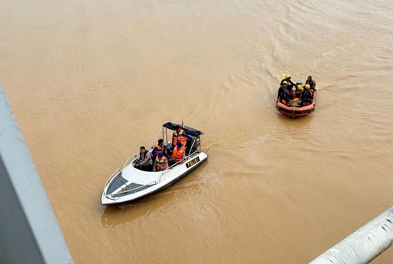 Hingga Jumat Sore, Pencarian Wanita yang Terjun dari Jembatan Aur Duri I Masih Nihil. FOTO : Humas SAR JAmbi