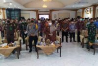 Pernayataan dan Penandatanganan Ikrar Pilkades Damai seluruh Calon Kepala Desa di Aula Kantor Bupati Muaro Jambi, Kamis (17/03/22).