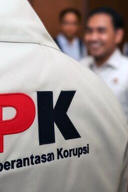 Trinitas Patologi Birokrasi: Jeratan Jual Beli Jabatan, Fee Proyek, dan Gratifikasi dalam Kepemimpinan Daerah