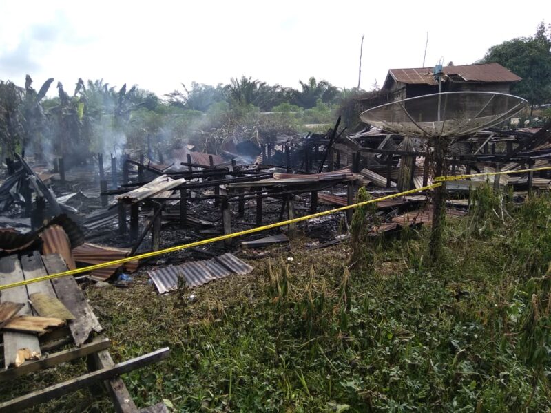 FOTO : Puing Rumah Bedeng yang Terbakar pada Rabu (01/01/20) sekitar dinihari pukul 02.30 WIB/dok. Kecamatan Betara