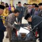 FOTO : Bupati Tanjung Jabung Barat Dr. H. Safrial melantik 4 Pejabat Tingi Pratama di di Aula Balai Pertemuan Kantor Bupati, Senin (06/01/20).