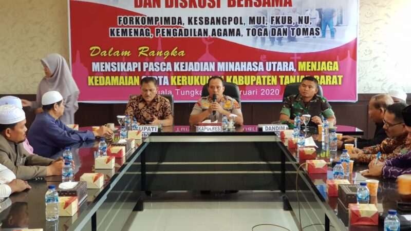 FOTO : Kapolres Tanjab Barat AKBP Guntur Saputro, SIK, MH Memimping Diskusi Silaturrahmi Bersama Pemda dsn Tokoh Lintas Agama, Minggu (02/03/20)