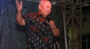FOTO : Bupati Tanjab Barat Dr. H. Safrial bersama Tungkal Guitar Comonity pada Reuni Rock I Era 80, 90 & Sekarang di Alun-alun Kota Kuala Tungkal, Jumat (07/02/20).