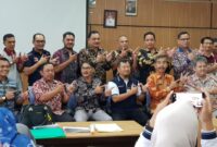 FOTO : Kepala BPS Wasi Riyanto pada Rapat Koordinasi Tim Pokja SP2020 dihadiri oleh Tim Pokja Eksternal dari perwakilan 25 OPD di Kabupaten Tanjung Jabung Barat di Kantor Bappeda Tanjab Barat, Jumat (06/03/20)