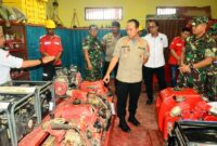 FOTO : Kapolres Tanjabbar AKBP Guntur Saputro dan Dandim 0419/Tanjab Letkol Inf Erwan Susanto, S.IP Melakukan Pengecekan Alat Pemadam Salah Satu Perusahaan di wilayah Ulu, Selasa (10/03/20).