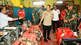 FOTO : Kapolres Tanjabbar AKBP Guntur Saputro dan Dandim 0419/Tanjab Letkol Inf Erwan Susanto, S.IP Melakukan Pengecekan Alat Pemadam Salah Satu Perusahaan di wilayah Ulu, Selasa (10/03/20).