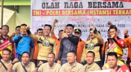 FOTO : Pengucapan Deklarasi Pilkada Damai Polres Tanjab Barat dan Kodim 0419/Tanjab Usai Olahraga bersama di Stadion Bhakti Karya Persitaj Kuala Tungkal, Jumat (13/03/20)