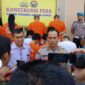 FOTO : Kapolres Tanjung Jabung Barat AKBP Guntur Saputro, SIK, MH Memimpin Pres Rilis Kasus Ops Antik di Mapolres, Rabu (18/33/20).