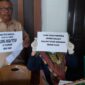 FOTO : Petugas Kantor Dinas Dinas Kependudukan dan Catatan Sipil (Dukcapil) Kabupaten Tabjung Jabung Barat