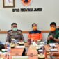 FOTO : Tim Gugus Tugas Tugas Penanganan Covid-19 Provinsi Jambi Rapat di Posko Gugus Tugas Kantor BPBD Provinsi Jambi, Sabtu (28/03/20).