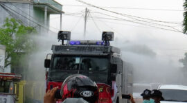 FOTO : Mobil Water Cannon (AWC) yang Digunakan Dalam Aksi Penyemprotan 15.000 Liter Disinfektan Disemprotkan di Kota Kuala Tungkal, Selasa (31/03/20).