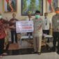 FOTO : Penyerahan Bantuan Berlangsung di Rumah Dinas Wakil Gubernur Jambi, Telanaipura, Selasa (31/03/20)