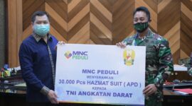 FOTO : Kasad Jenderal TNI Andika Perkasa Menerima Bantuan 30.000 Alat Pelindung Diri (APD) dari MNC Peduli Hary Tanoesoedibjo, Rabu (29/04/20)