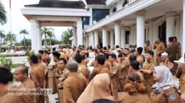 FOTO : ASN Pemkab Tanjab Barat Pada Upacara Gabungan, Senun Tanggal 9 Maret 2020. Sebelum Diberlakukan Prokes Covid-19.