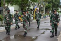 FOTO : Danrem Kolonel Kav. M Zulkifli saat Kunjungan ke Batalyon Infanteri (Yonif) Raider 142/KJ di Pall 2 Kasang, Kota Jambi, Kamis (30/04/20).