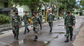 FOTO : Danrem Kolonel Kav. M Zulkifli saat Kunjungan ke Batalyon Infanteri (Yonif) Raider 142/KJ di Pall 2 Kasang, Kota Jambi, Kamis (30/04/20).