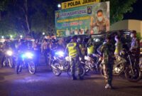 FOTO : Polda Jambi bersama Korem 042/Gapu tadi malam melaksanakan Patroli bersama, Sabtu (02/05/20)