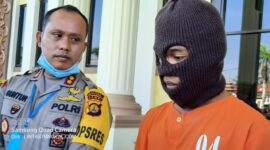 FOTO : Kapolres Tanjab Barat AKBP Guntur Saputro, SIK, MH Saat Memberikan Keterangan Pers di Mapolres Tanjab Barat, Kamis (07/05/20)