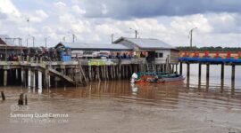 FOTO : Aktivitas Pelabuhan Hanya Tampak Beberapa Speedboad Saja yang Bersandar di Pelabuhan H. Abas Kuala Tungkal, Sabtu (16/05/20)
