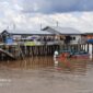 FOTO : Aktivitas Pelabuhan Hanya Tampak Beberapa Speedboad Saja yang Bersandar di Pelabuhan H. Abas Kuala Tungkal, Sabtu (16/05/20)