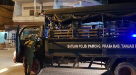 FOTO : Tim Satgas Himbauan Covid-19 Kabupaten Tanjung Jabung Barat Saat Melaksanakan Patroli Himbauan Keliling Kota Kuala Tungkal, Senin (18/05/20).