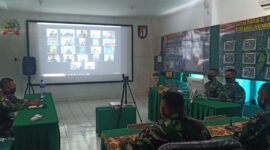 FOTO : Dansatgas PAMTAS YONIF R 142/KJ dan Jajaran Pos di Perbatasan Rayakan zidul Fitri Saat Vicom Idul Fitri, Senin (24/05/20)