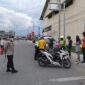 FOTO : Sat Lantas Polres Tanjung Jabung Barat Saat Gelar Razia Pengawasan Kepatuhan Memakai Masker dan Tertib Lalu Lintas Menuju New Normal Massa Pandemi Covid-19, Jumat (29/05/20)