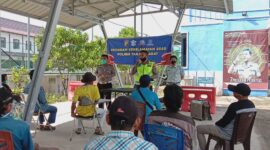 FOTO : Pelaksanaan Pelatihan dan Edukasi Tertib Berlalu Lintas dan Cara Klaim Asuransi pada Ojek, Becak dan Sopir Travel di Lapangan Parkir Polres Tanjab Barat Berikan, Rabu (03/06/20)