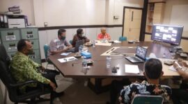 FOTO : Wakil Bupati Tanjung Jabung Barat, Drs. H. Amir Sakib Saat Mengikuti Rapat Koordinasi Persiapan Pelaksanasn Pilkada Serentak 2020 di tengah Pandemi COVID-19, Jumat (05/06/20).