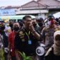 FOTO : Wali Kota Jambi bersama jajaran Forkompimda Kota Jambi laksanakan inspeksi penerapan protokol kesehatan pada beberapa Pasar Tradisional di wilayah Kota Jambi, Jumat (05/06/20).