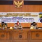 FOTO : Kapolres Tanjab Barat AKBP Guntur Saputro, SIK, MH Memimpin Rapat Koordinasi bersama Gugus Tugas Covid 19 dan Tenaga Pendidik serta instansi terkait di ruang Reconfu Lt. 2 Mapolres, Senin (15/06/20).