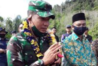 FOTO : Komandan Korem 042/Gapu Brigadir Jenderal TNI M. Zulkifli saat Kunjungi Koramil 420-01/Batang Asai, Sarolangun, Jum'at (19/06/20).