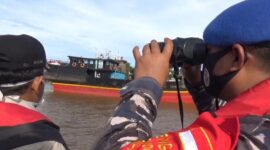 FOTO : Gabungann TNI AL dan Poles Tanjab Barat Tengsh Patroli di Laut, Kamis (18/06/20)